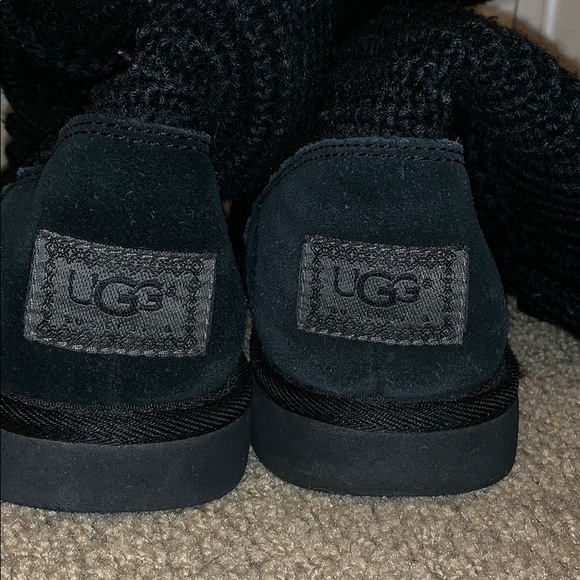 Black UGG Classic Cardy Boot - Picture 3 of 4